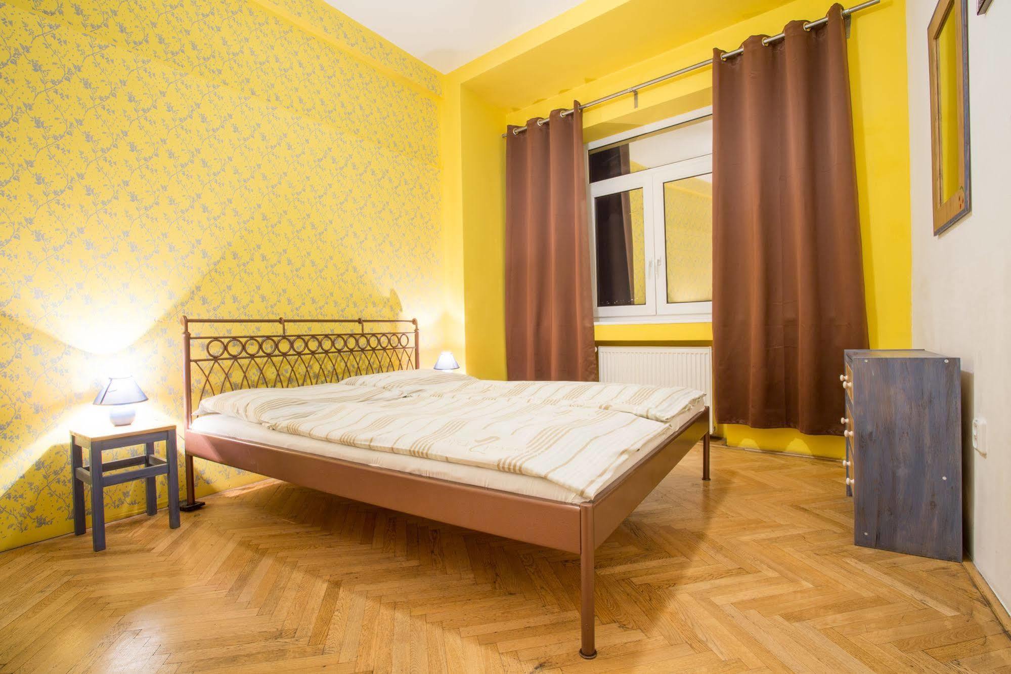 Hostel Blues Bratislava Exteriör bild